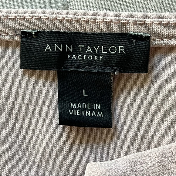 Ann Taylor Factory Blush Pink Blouse Top Size Large - Picture 10 of 11